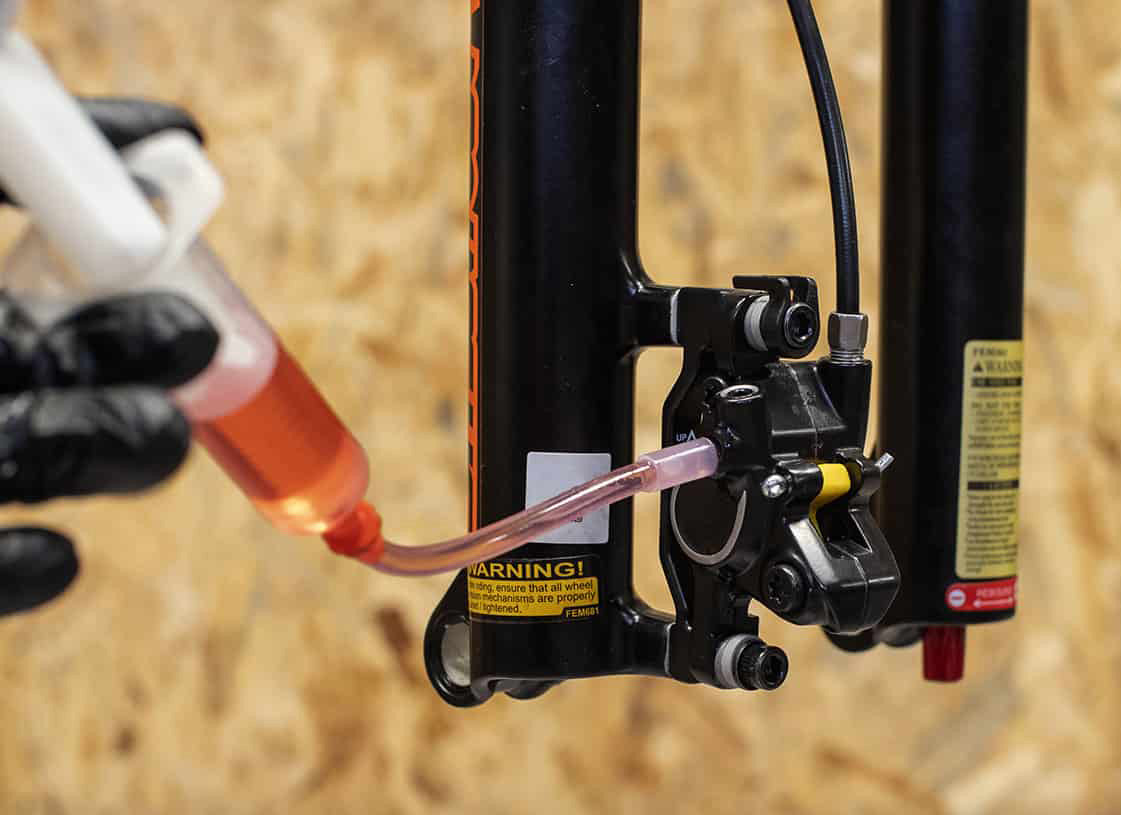 Purge système freins hydrauliques sur jante (avant ou arrière)