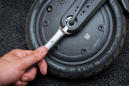 Changement de pneu – Roue motorisée