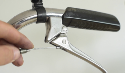 Changement d’un levier de frein ou étrier mécanique